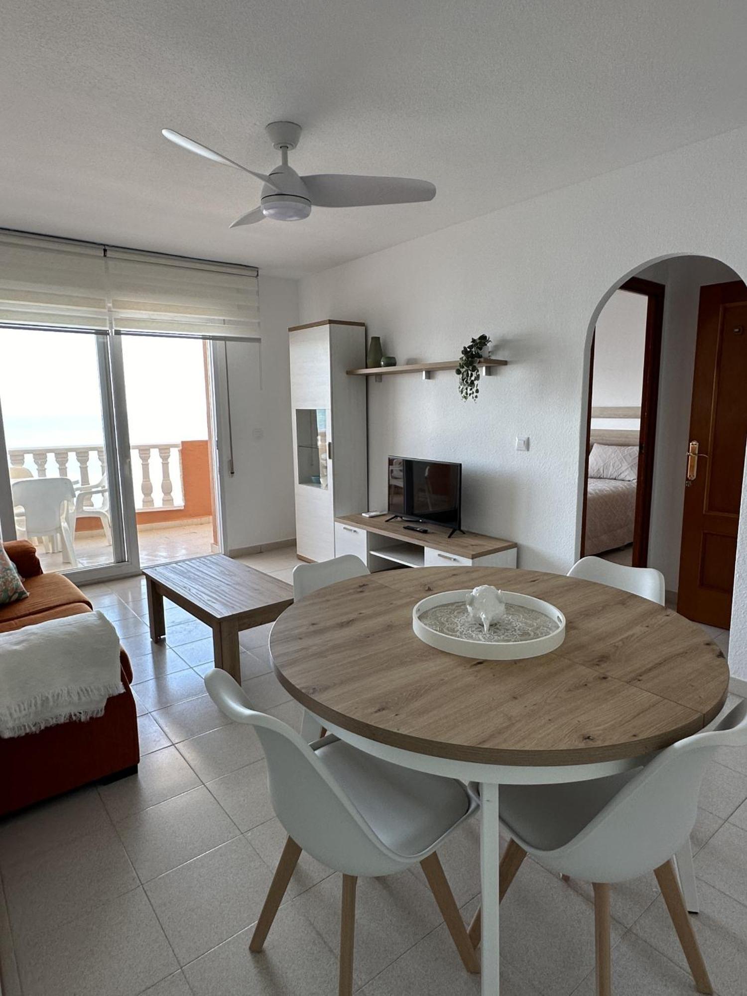 Apartment Hawaii V -6c - By Watermelon